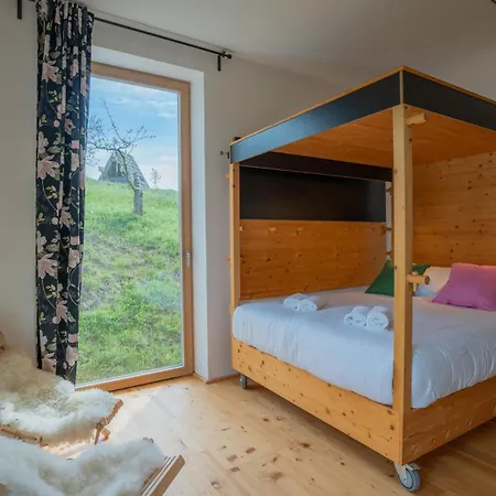 アパートホテル Eko Glamping Kristof ツェルクニェ・ナ・ゴレニスケム